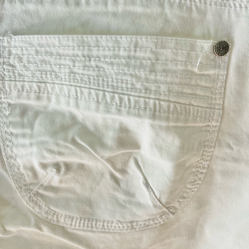 Capris - Picture 6 of 6